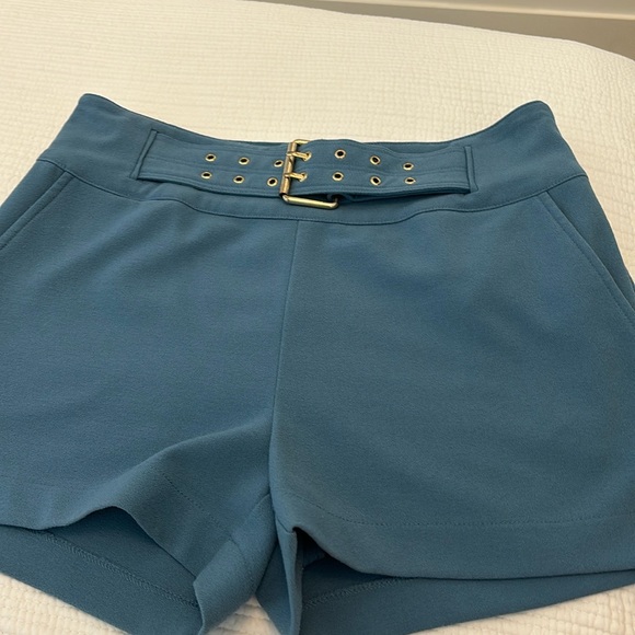 Marciano shorts, gold buckle size 4 very good condition - Picture 1 of 5